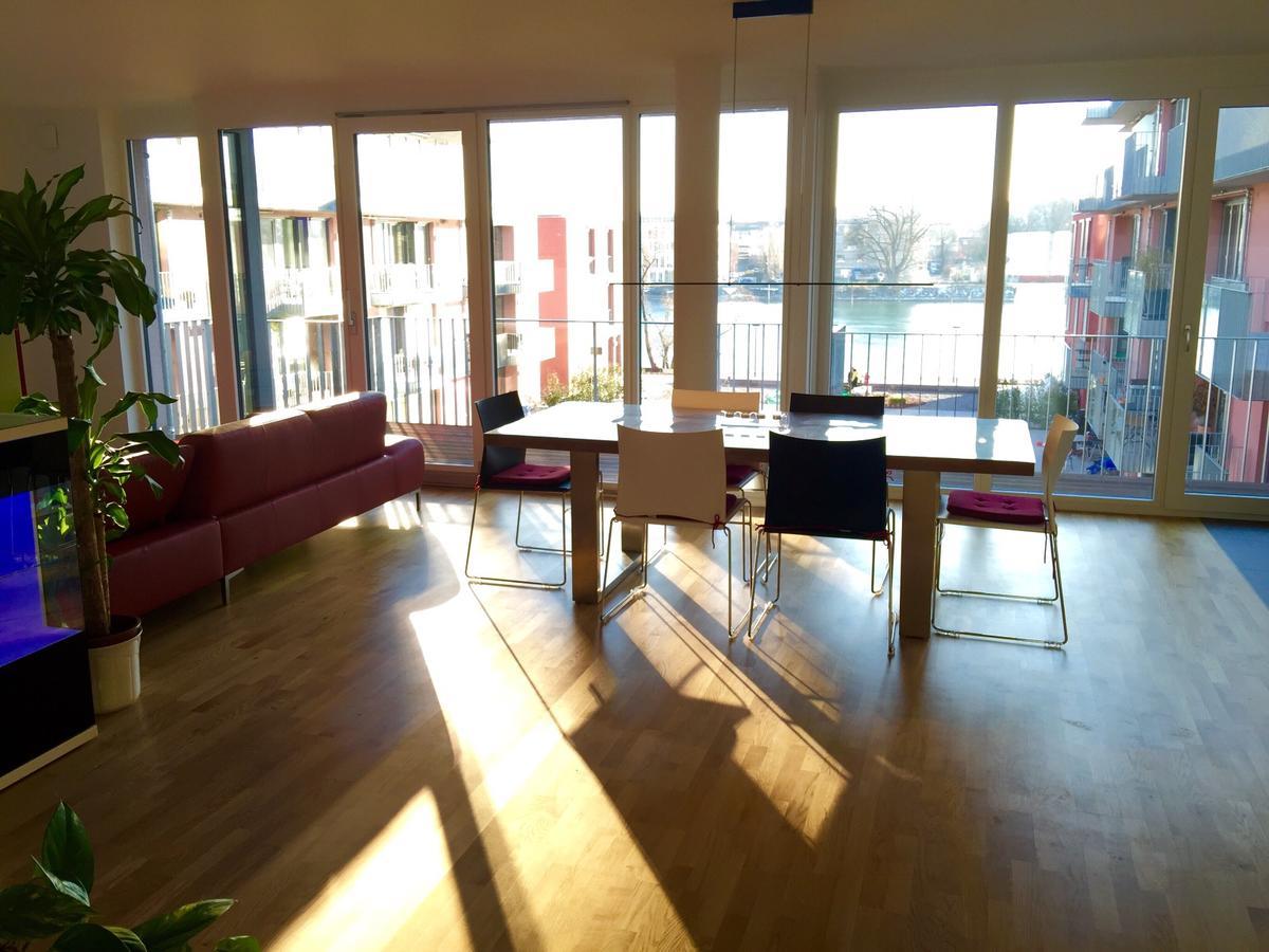 Rhein Melodie Riverview Luxury Apartment